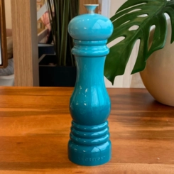 Moedor de Pimenta 21 cm Azul Caribe Le Creuset