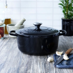 Panela Redonda Signature 26 cm Preto Le Creuset