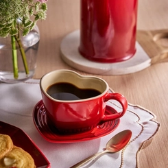 Caneca Coração com Pires em Cerâmica 220 ml Vermelho Le Creuset