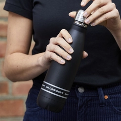 Garrafa de Hidratação em Aço Inox 500 ml Preto Fosco Le Creuset