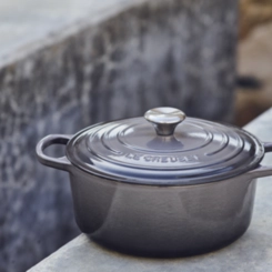 Panela Redonda Signature 26 cm Flint Le Creuset