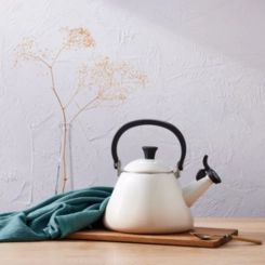 Chaleira Kone 1,6 Litros Meringue Le Creuset