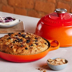Panela para Pão em Ferro Fundido 24 cm Laranja Le Creuset