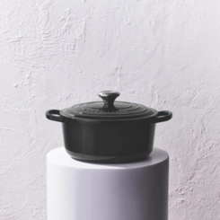 Panela Redonda Signature 24 cm Preto Le Creuset