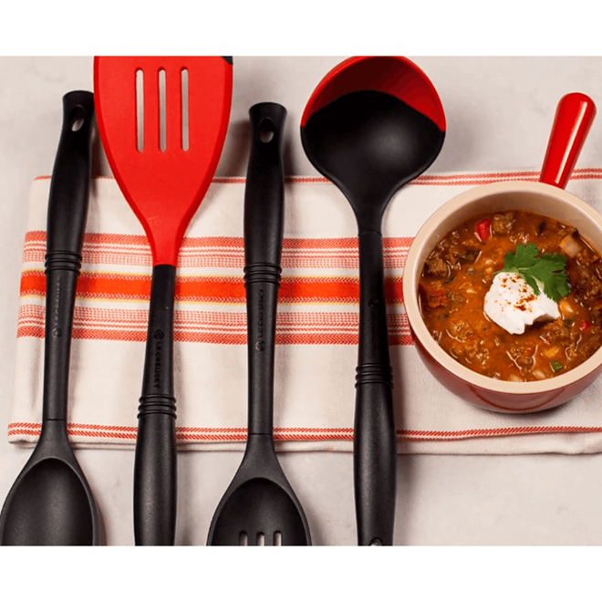 Le Creuset Mestolo Bimateriale Rosso Ciliegia – Testa In Nylon E Silicone, Adatto A Pentole Antiaderenti, Lavabile In Lavastoviglie