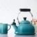 Kit Chaleira Tradicional e 2 Canecas 200 ml Azul Caribe Le Creuset