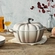 Panela Abóbora Halloween 24 cm Meringue Le Creuset