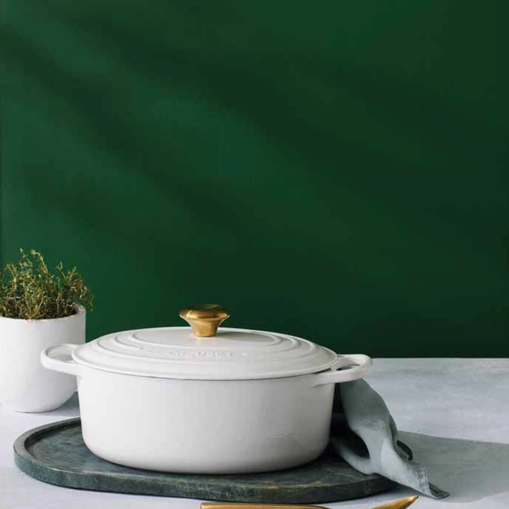 Panela Oval Signature 31 cm Branco Pegador Dourado Le Creuset