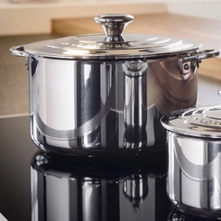 Caçarola Funda em Aço Inox 3-Ply Signature 24 cm Le Creuset