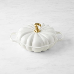 Caçarola Buffet Signature Abóbora em Ferro Fundido 28 cm Pegador Dourado Branco Le Creuset