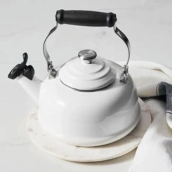 Chaleira Tradicional com Apito 1,6 Litros Cotton Le Creuset
