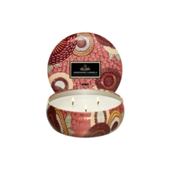 Vela Decorativa em Lata 3 Pavios 60h Mandarino Cannela Voluspa