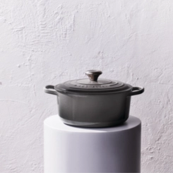 Panela Redonda Signature 24 cm Flint Le Creuset