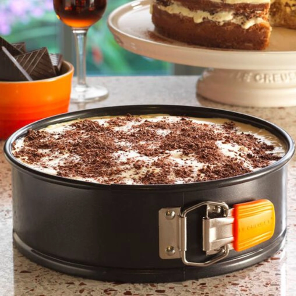 Forma Redonda com Fundo Removível 26 cm Preto Le Creuset