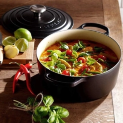 Panela Redonda Signature 22 cm Preto Le Creuset