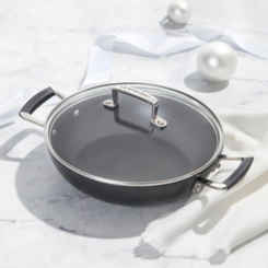 Caçarola Baixa 24 cm Non-Stick Pro Le Creuset