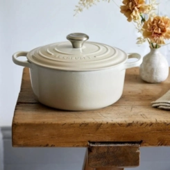 Panela Redonda Signature 26 cm Meringue Le Creuset