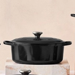 Panela Oval Signature 31 cm Preto Le Creuset