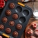 Forma para 12 Mini Muffins Antiaderente Preto Le Creuset