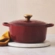 Panela Redonda Signature 26 cm Rhône Pegador Dourado Le Creuset