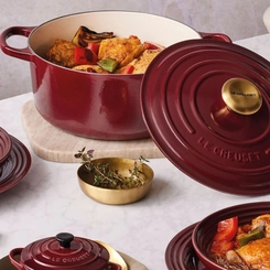 Panela Redonda Signature 22 cm Rhône Pegador Dourado Le Creuset