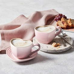 Caneca Coração com Pires em Cerâmica 220 ml Shell Pink Le Creuset