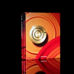 Livro Centenário Le Creuset: A Century of Colorful Cookware