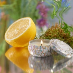 Mini Vela Decorativa em Lata 25h Wildflowers Voluspa