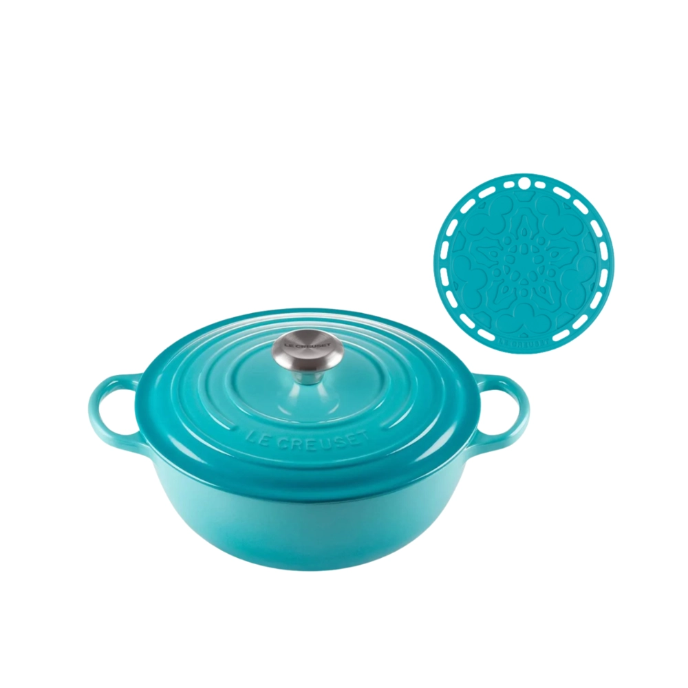 Kit Panela Marmita 26 cm e Suporte de Silicone Azul Caribe Le Creuset