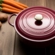 Kit Panela Marmita 26 cm Rhône e Suporte de Silicone Branco Le Creuset