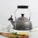 Kit Chaleira Tradicional e 2 Canecas 200 ml Flint Le Creuset