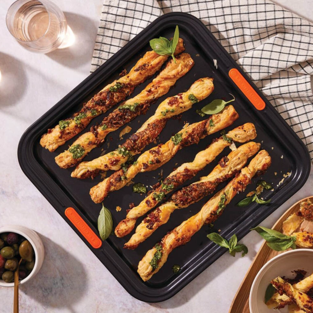 Assadeira Quadrada Rasa 31 cm Preto Le Creuset