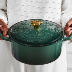 Panela Redonda Signature Noel 24 cm Artichaut Le Creuset