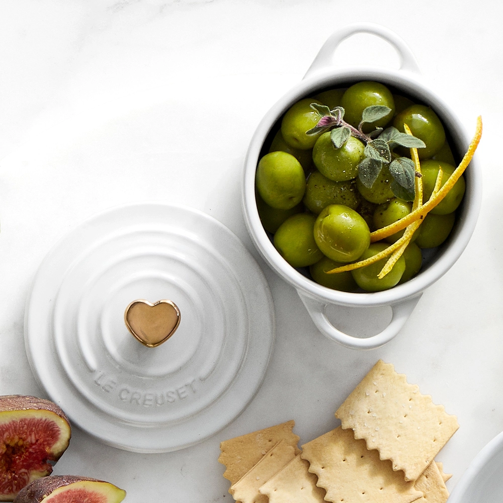 Mini Cocotte de Cerâmica 10 cm Pegador de Coração Branco Le Creuset