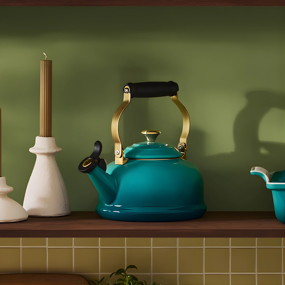 Chaleira Tradicional com Apito 1,6 Litros Bleu Riviera Le Creuset