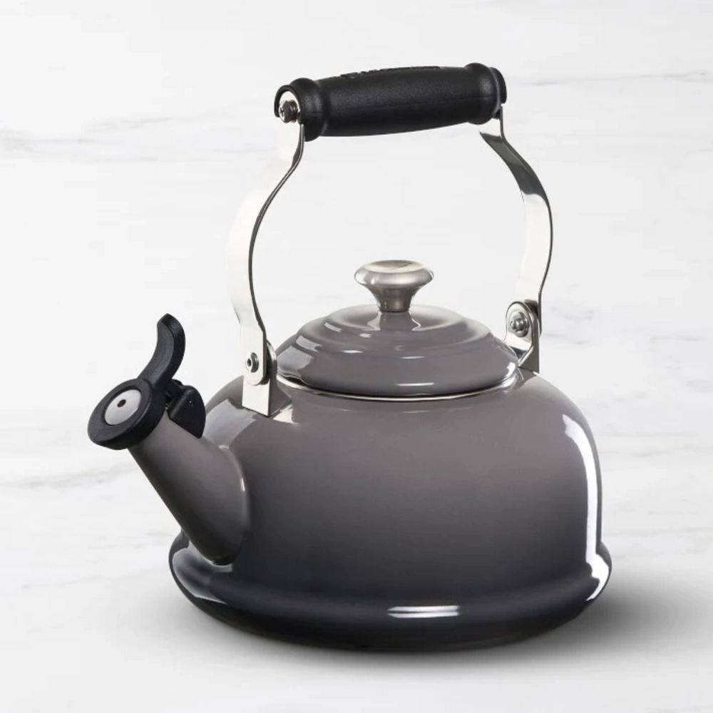 Chaleira Tradicional com Pegador Aço Inox 1,6 Litros Flint Le Creuset