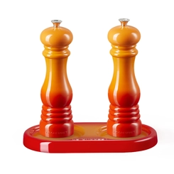 Kit Moedores de Sal e Pimenta com Bandeja Laranja Le Creuset